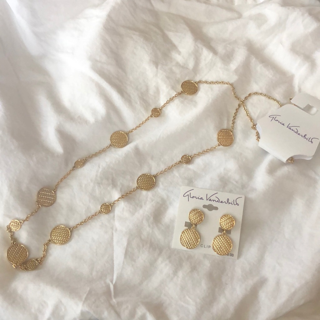 Gloria Vanderbilt Necklace Clip On Earrings Set 20$